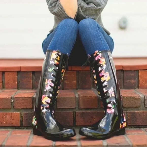 Sadie Robertson Roma tall floral lace boots 7 - Picture 10 of 10